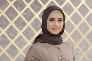 Cerita Donita rasakan keajaiban air zamzam, divonis kista dan nyaris dioperasi bisa sembuh usai umrah