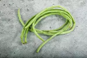 Masih simpan kacang panjang di plastik? Dijamin nggak awet! Coba cara ini biar antilayu sampai 10 hari