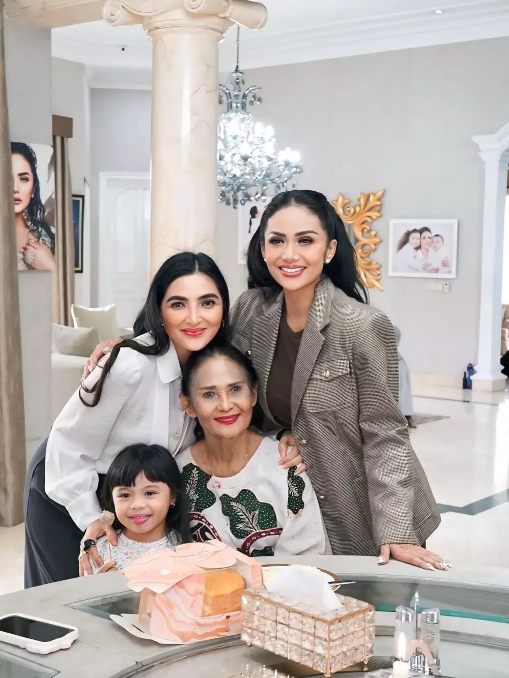 Ashanty wawancarai Krisdayanti untuk disertasi © Instagram Ashanty wawancarai Krisdayanti untuk disertasi © Instagram