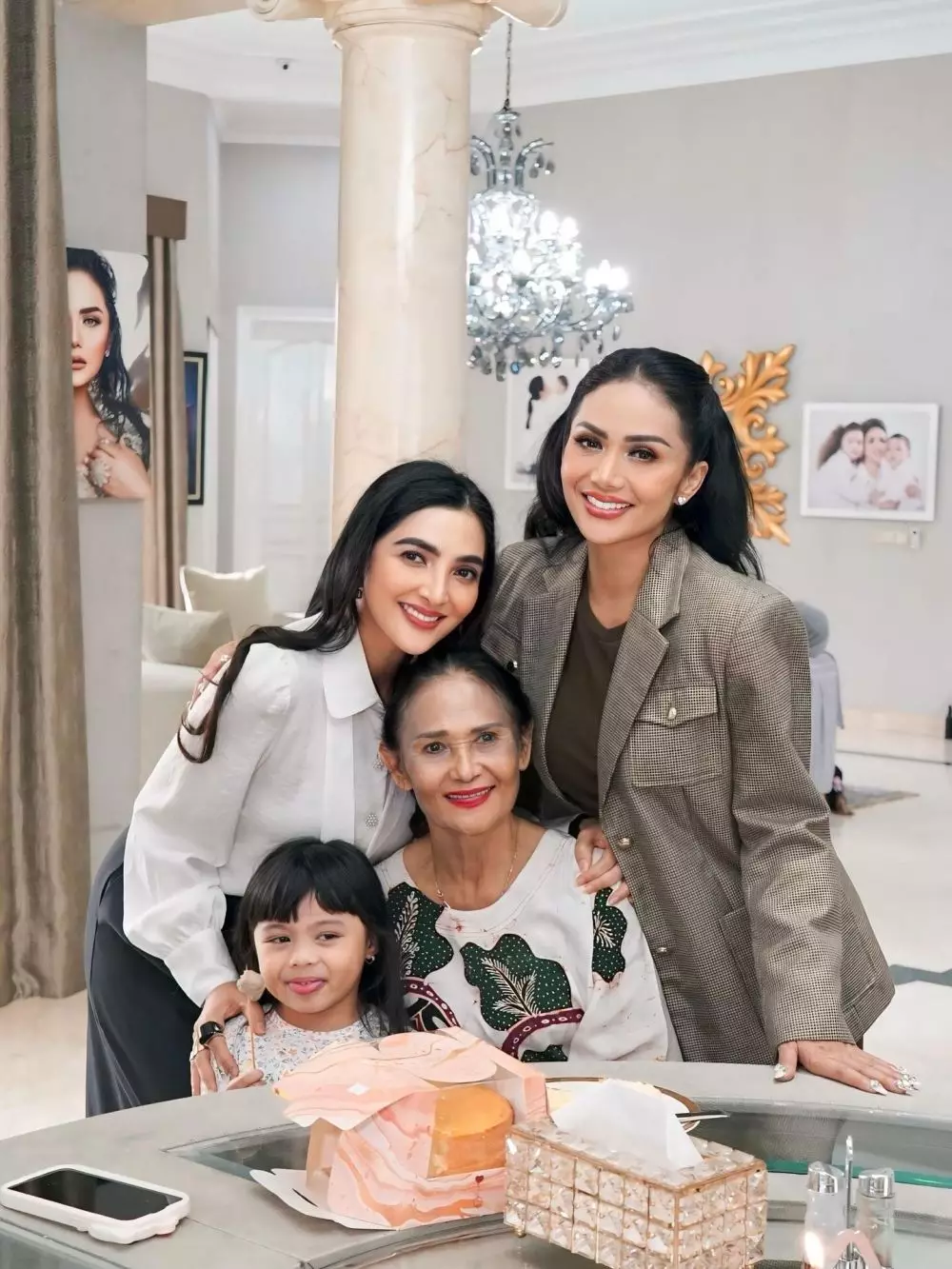 Ashanty wawancarai Krisdayanti untuk disertasi © Instagram Ashanty wawancarai Krisdayanti untuk disertasi © Instagram