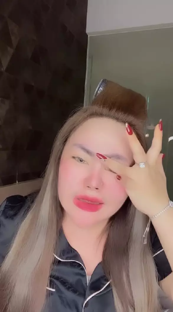 Lisa Mariana kesal Ridwan Kamil tolak damai © Instagram Lisa Mariana kesal Ridwan Kamil tolak damai © Instagram