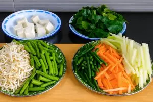 Mau bikin gado-gado yang nggak cepat basi? Cobain trik masak sayur ini, dijamin awet