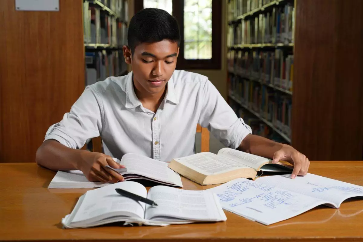 20 Contoh teks persuasif bahasa Indonesia yang bagus dan efektif, singkat dan mudah dipahami