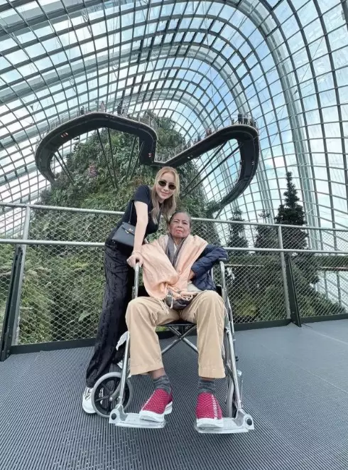 kenangan Momo Geisha dengan Ibunda © Instagram