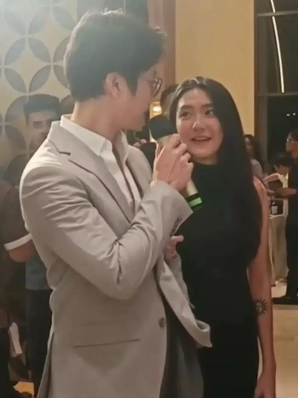 Dikta dan Rachel Cia kondangan bareng © 2025 TikTok