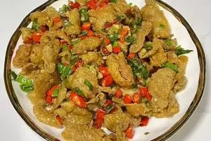 5 Resep kulit ayam goreng pedas gurih yang bikin susah stop ngunyah