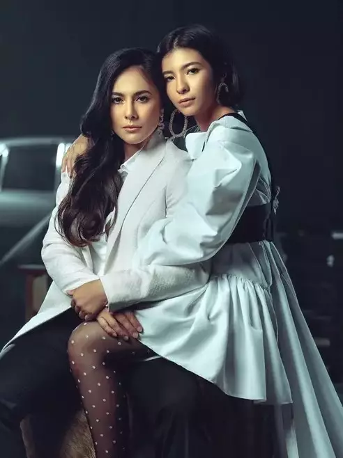 seleb cantik dan putrinya plek ketiplek © Instagram