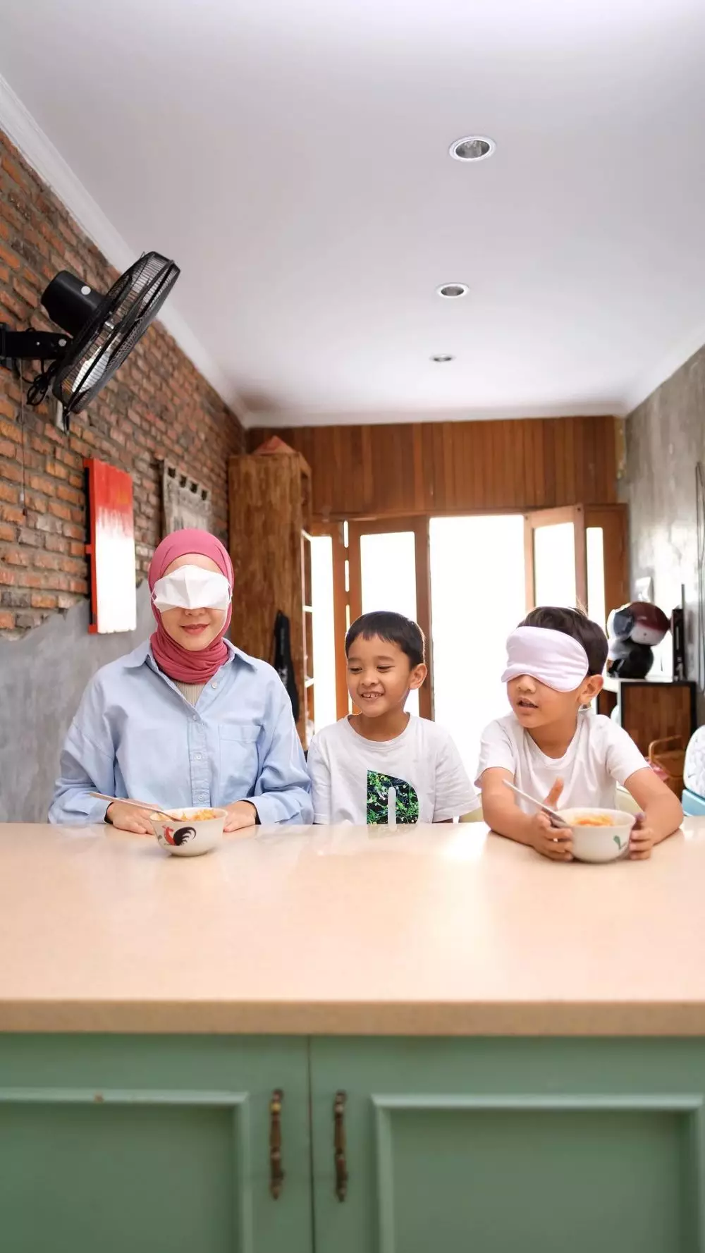 sabrina lorong waktu asuh anak berbagai sumber