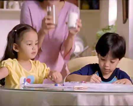 Syifa Hadju dulu pernah jadi bintang iklan susu © 2025 brilio.net Syifa Hadju dulu pernah jadi bintang iklan susu © 2025 brilio.net