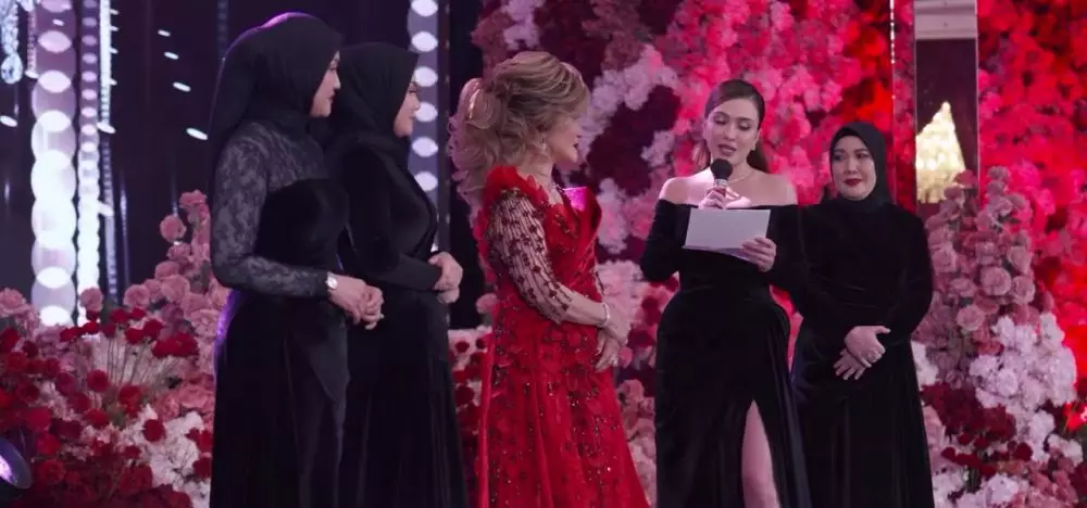 Shandy Aulia rayakan pesta ultah ibunda © 2025 Instagram Shandy Aulia rayakan pesta ultah ibunda © 2025 Instagram