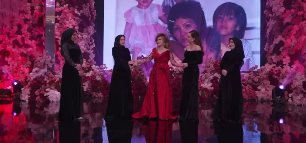 Shandy Aulia rayakan pesta ultah ibunda © 2025 Instagram Shandy Aulia rayakan pesta ultah ibunda © 2025 Instagram