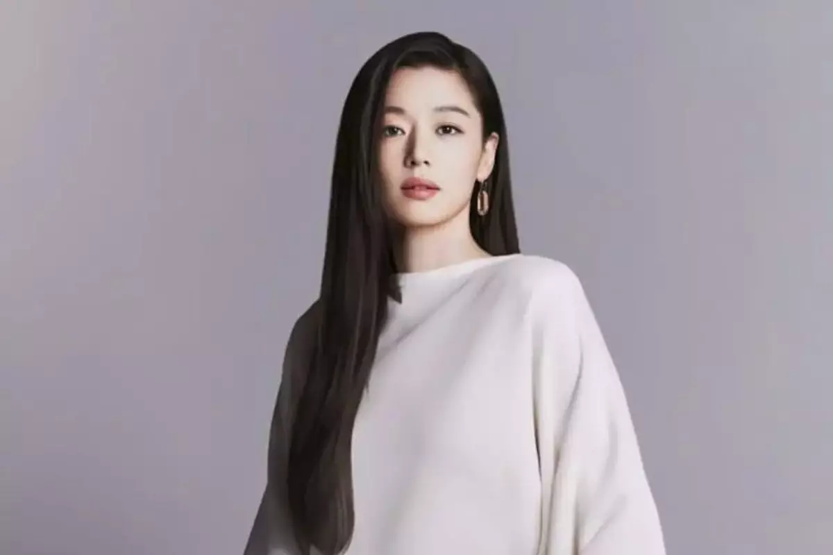 Hadapi ancaman boikot di China, ini 8 potret lawas Jun Ji Hyun yang cantiknya kayak apotik tutup