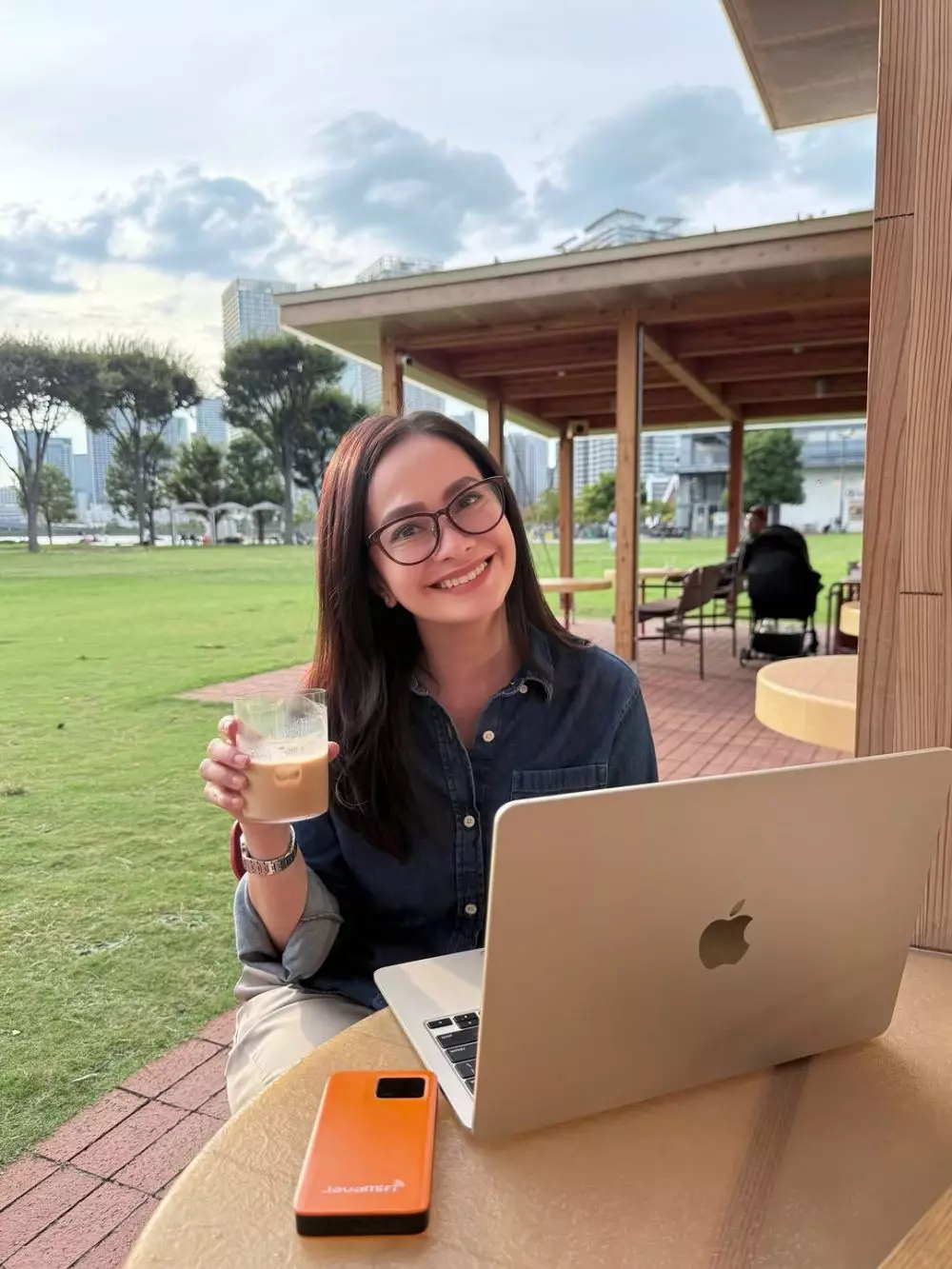 Ersa Mayori pernah jadi model iklan biskuit © 2025 brilio.net Ersa Mayori pernah jadi model iklan biskuit © 2025 brilio.net