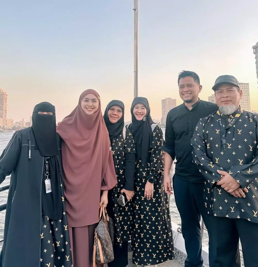 okie setiana dewi ke sungai nil © 2025 berbagai sumber 