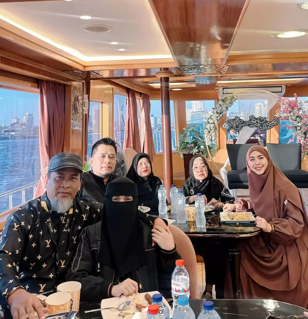 okie setiana dewi ke sungai nil © 2025 berbagai sumber 