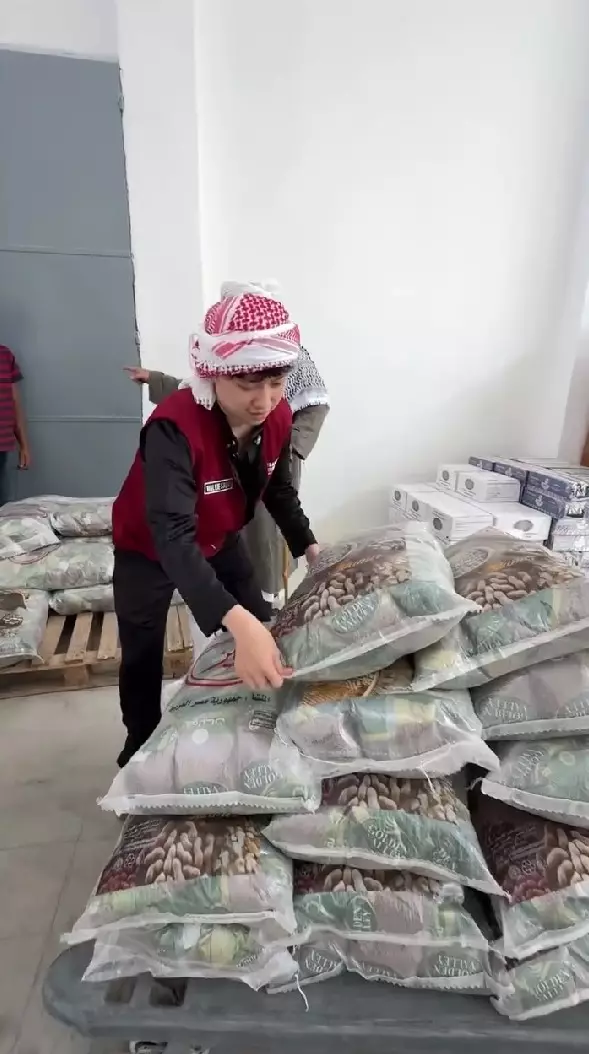 Willie Salim beri donasi sembako © Instagram