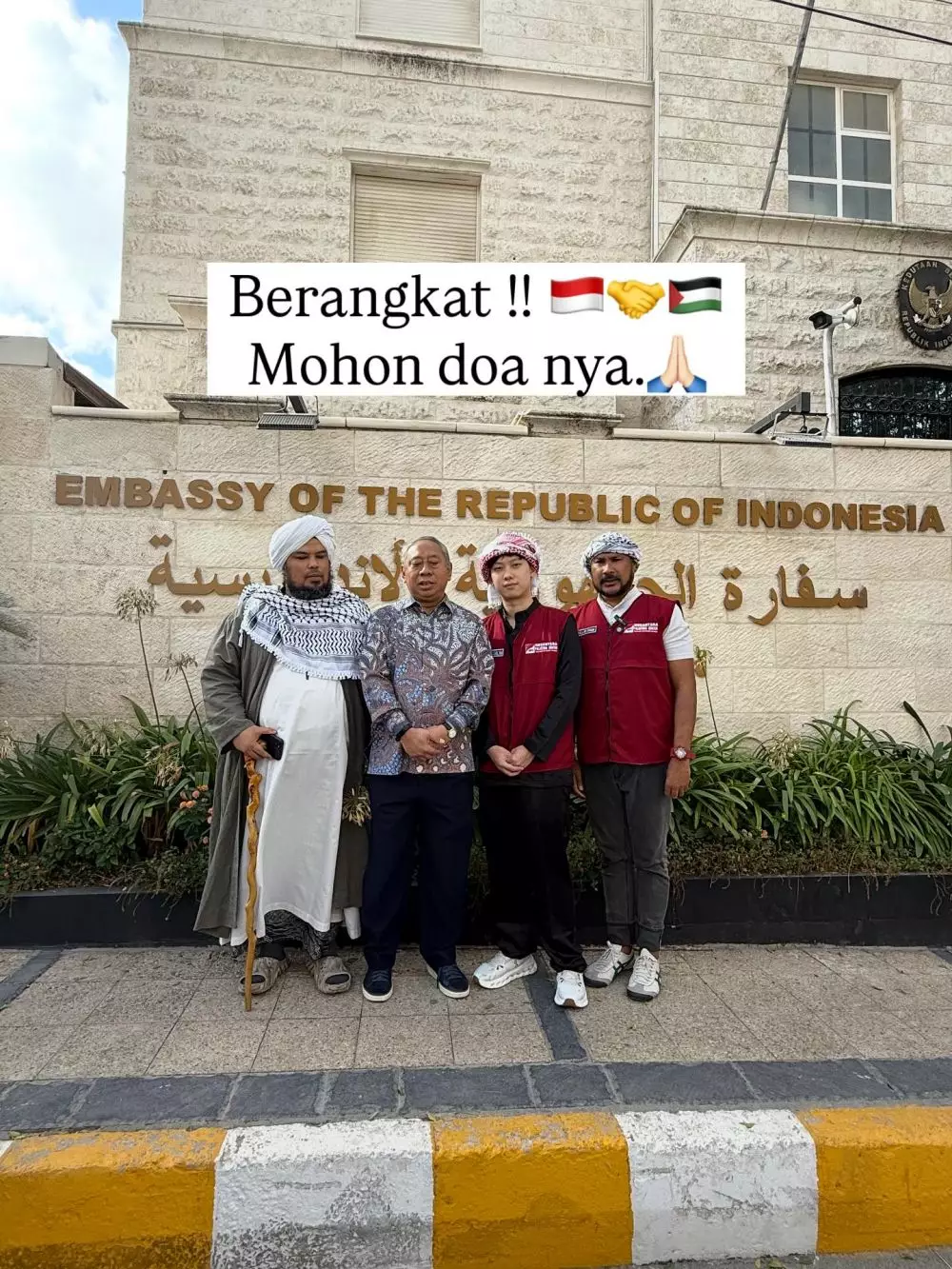 Willie Salim beri donasi sembako © Instagram