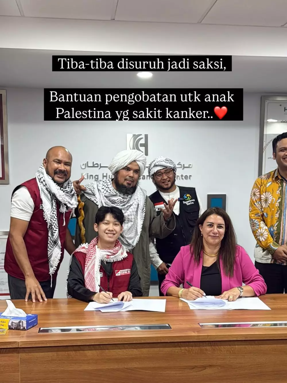 Willie Salim beri donasi sembako © Instagram