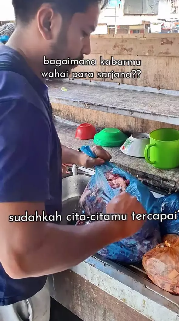 Curhatan lulusan sarjana HI cumlaude © TikTok Curhatan lulusan sarjana HI cumlaude © TikTok