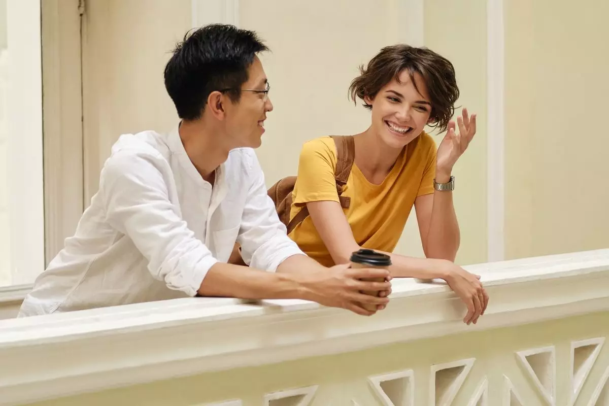 100 Kata-kata gombalan maut perbedaan, romantis sekaligus bikin menghibur