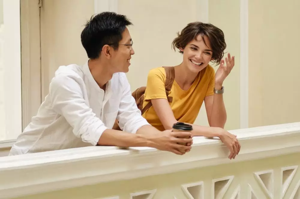 100 Kata-kata gombalan maut perbedaan, romantis sekaligus bikin menghibur © 2025 brilio.net