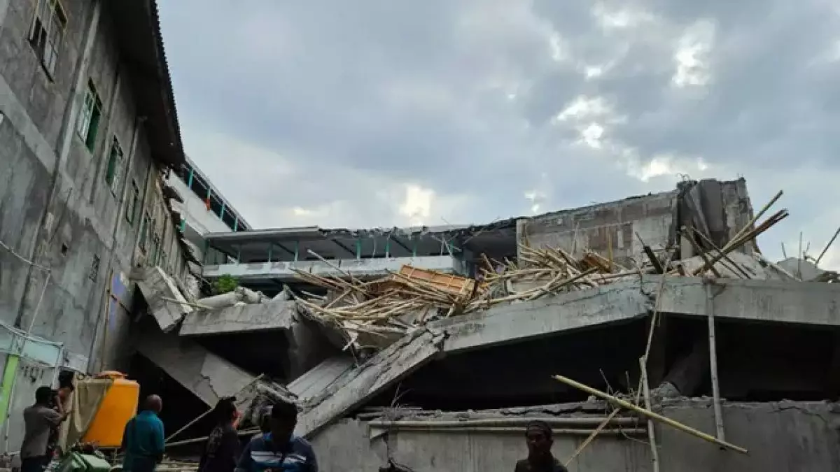 Tragedi ambruknya musala di Ponpes Al Khoziny Sidoarjo: 3 korban meninggal