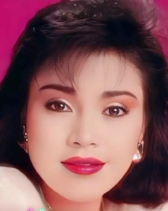  Wanita ini penyanyi keroncong legend © TikTok