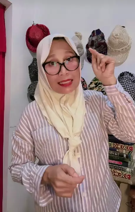  Indah Permatasari bela sang ibu © TikTok