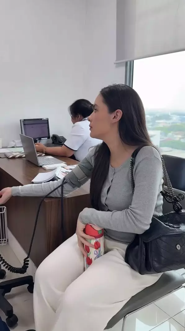 Steffi Zamora cek kandungan © TikTok Steffi Zamora cek kandungan © TikTok
