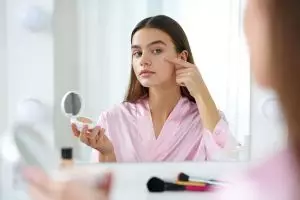 8 Cushion untuk kulit berjerawat, wajah flawless tanpa bikin breakout harga di bawah Rp100 ribu