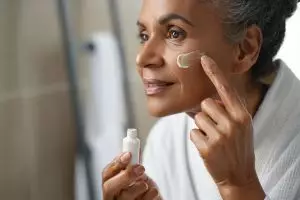 10 BB Cream terbaik untuk kulit berkerut, hasil natural tanpa bikin crack harga di bawah Rp150 ribu