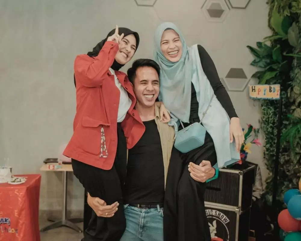 aktris cantik dan saudara beda agama © instagram aktris cantik dan saudara beda agama © instagram