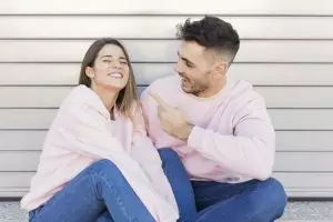 100 Kata-kata gombalan maut hari Sabtu bikin gebetan salting, kreatif dan keren