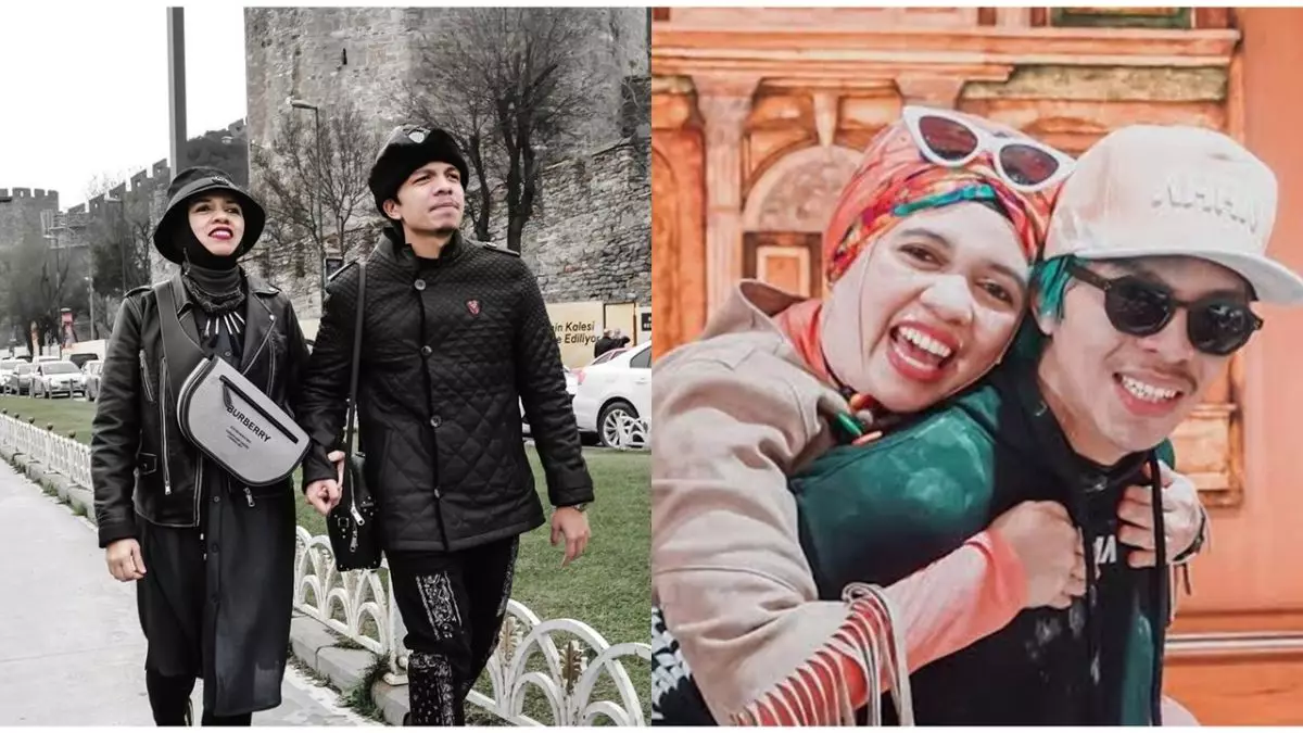 9 Potret manis kebersamaan Atta Halilintar dan ibunda, jarang terekspos