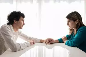 Apa itu silent treatment? Pahami pengertian, dampak, dan cara mengatasinya dalam hubungan