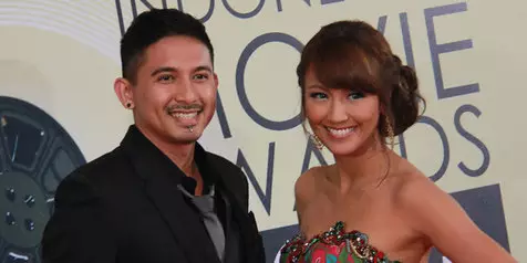 Ryan Delon & Sharena dari pacaran © 2022 berbagai sumber  Ryan Delon & Sharena dari pacaran © 2022 berbagai sumber