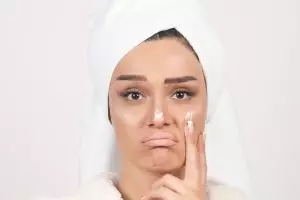 Kulit kusam bikin penampilan nggak oke? Ini cara hilangkannya pakai 1 jenis ditambah madu
