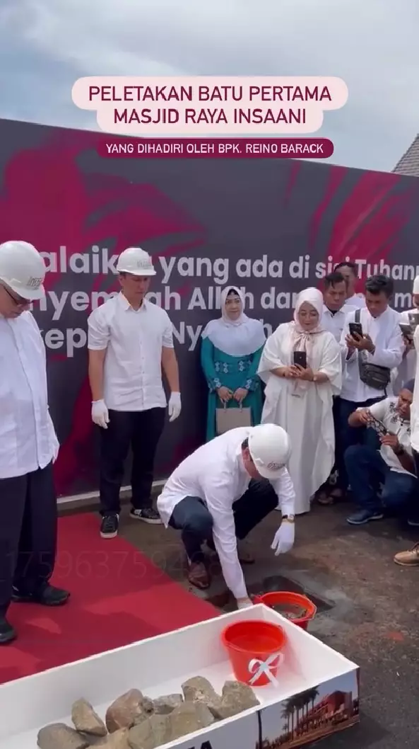 Reino Barack bangun masjid di perumahan © TikTok