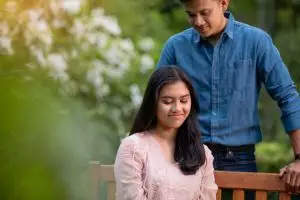 50 Puisi romantis bikin baper 2025, kata-kata indah yang menyentuh hati