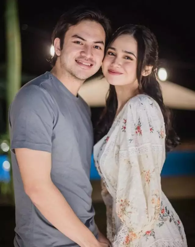 perjalanan cinta Syifa Hadju © berbagai sumber perjalanan cinta Syifa Hadju © berbagai sumber