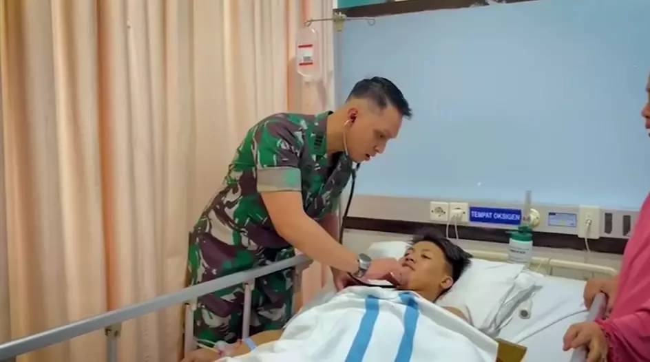 Sosok Dokter Aaron Simatupang © YouTube