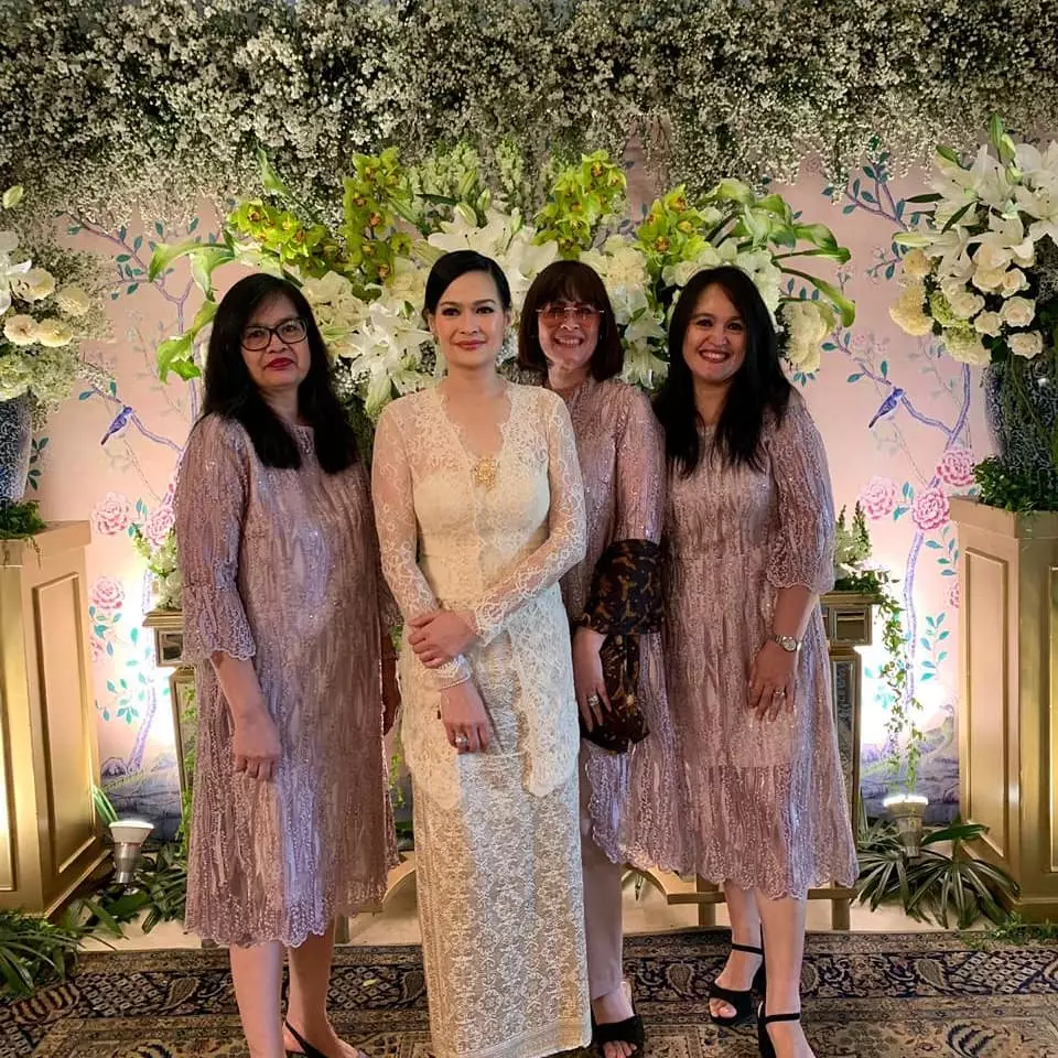 potret kompak donna harun bareng saudara kandungnya © berbagai sumber