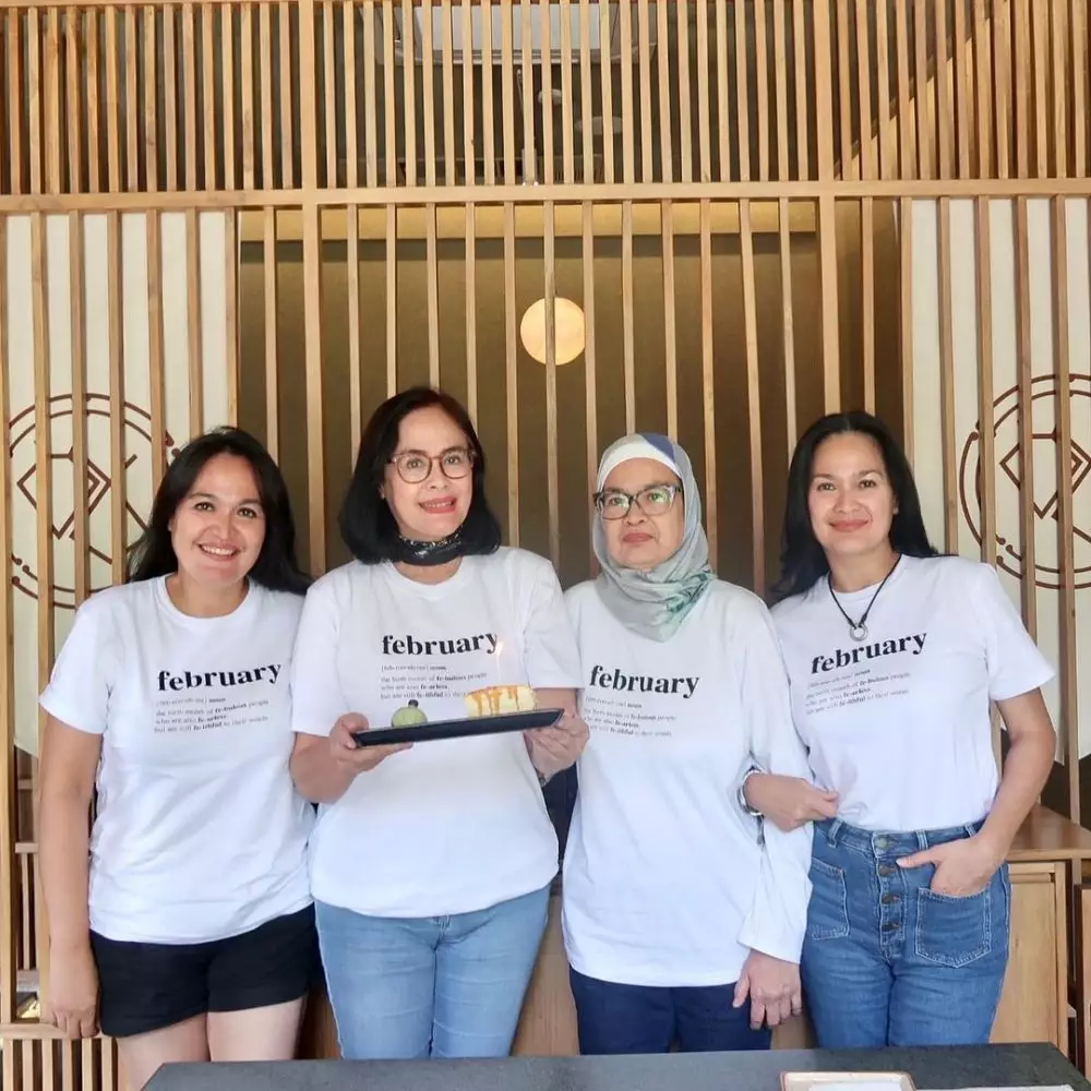 potret kompak donna harun bareng saudara kandungnya © berbagai sumber