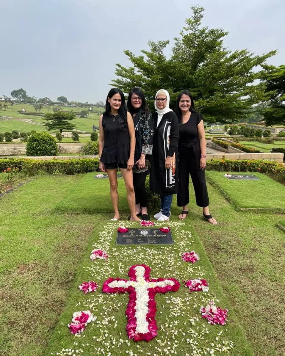 potret kompak donna harun bareng saudara kandungnya © berbagai sumber