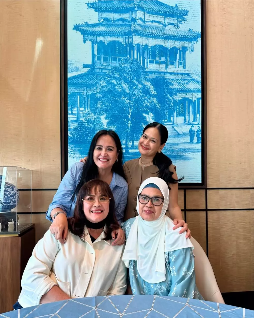 potret kompak donna harun bareng saudara kandungnya © 2025 berbagai sumber