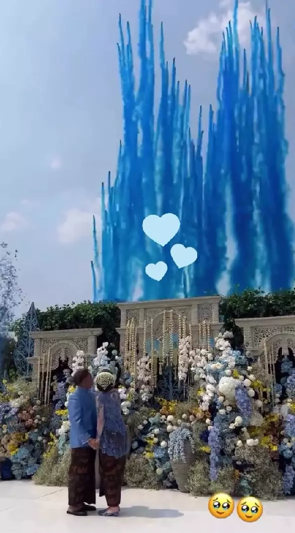 mantu Ari Sigit gelar mitoni kehamilan © Instagram