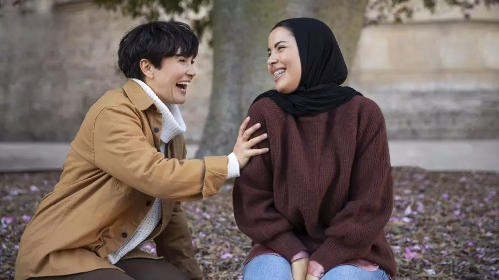 100 Kata-kata gombalan maut tongkrongan anak muda, spontan tapi bapernya ngena di hati © 2025 brilio.net