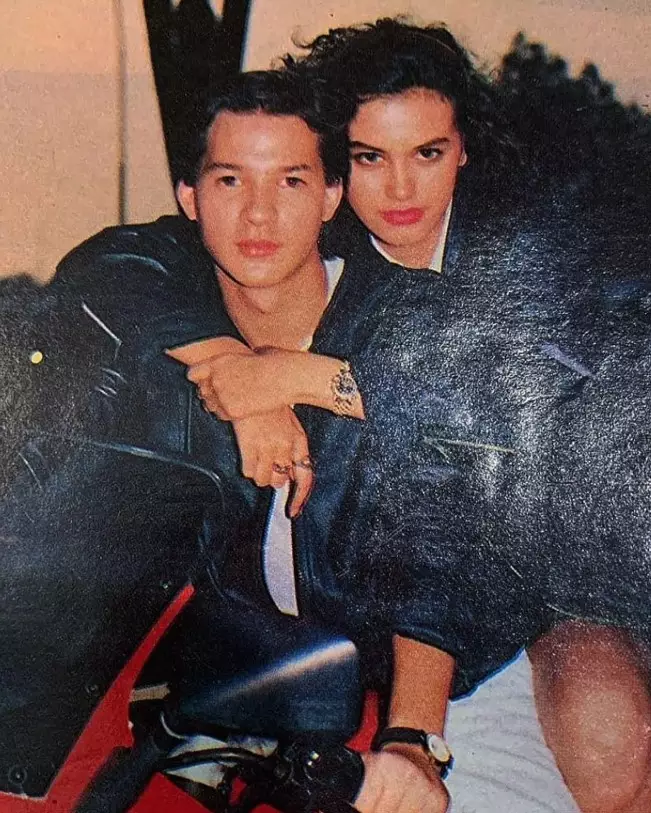 Pria gondrong di iklan permen era 90an © Instagram Pria gondrong di iklan permen era 90an © Instagram
