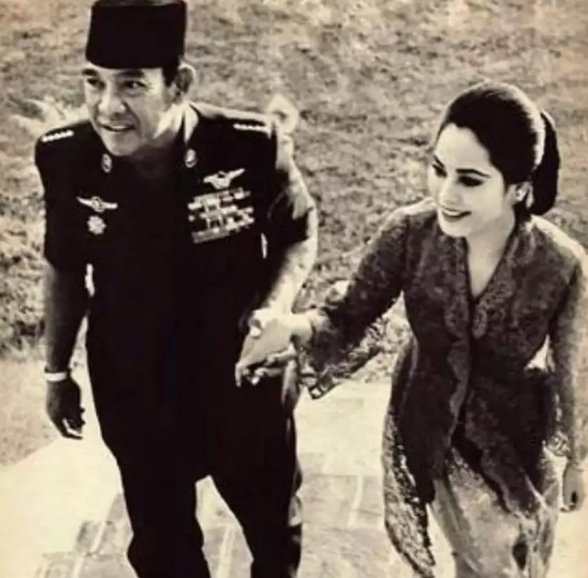 Juri Miss Universe istri presiden Soekarno © berbagai sumber Juri Miss Universe istri presiden Soekarno © berbagai sumber