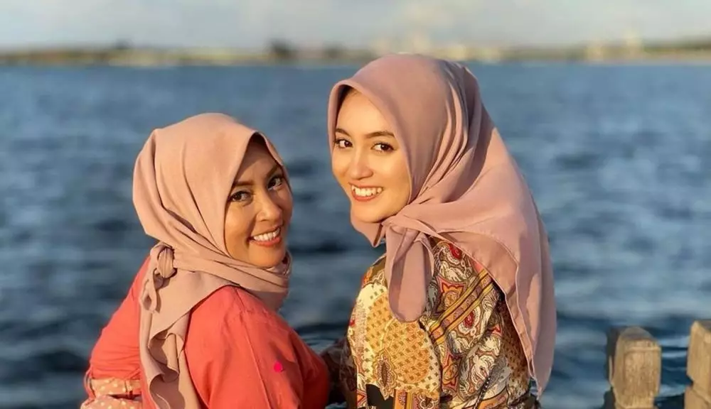 kebersamaan penyanyi dengan ibunda © Instagram kebersamaan penyanyi dengan ibunda © Instagram